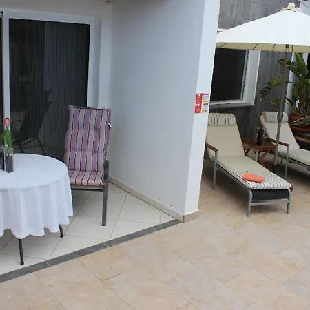 Appartement In Brenas Mit Grosser Terrasse